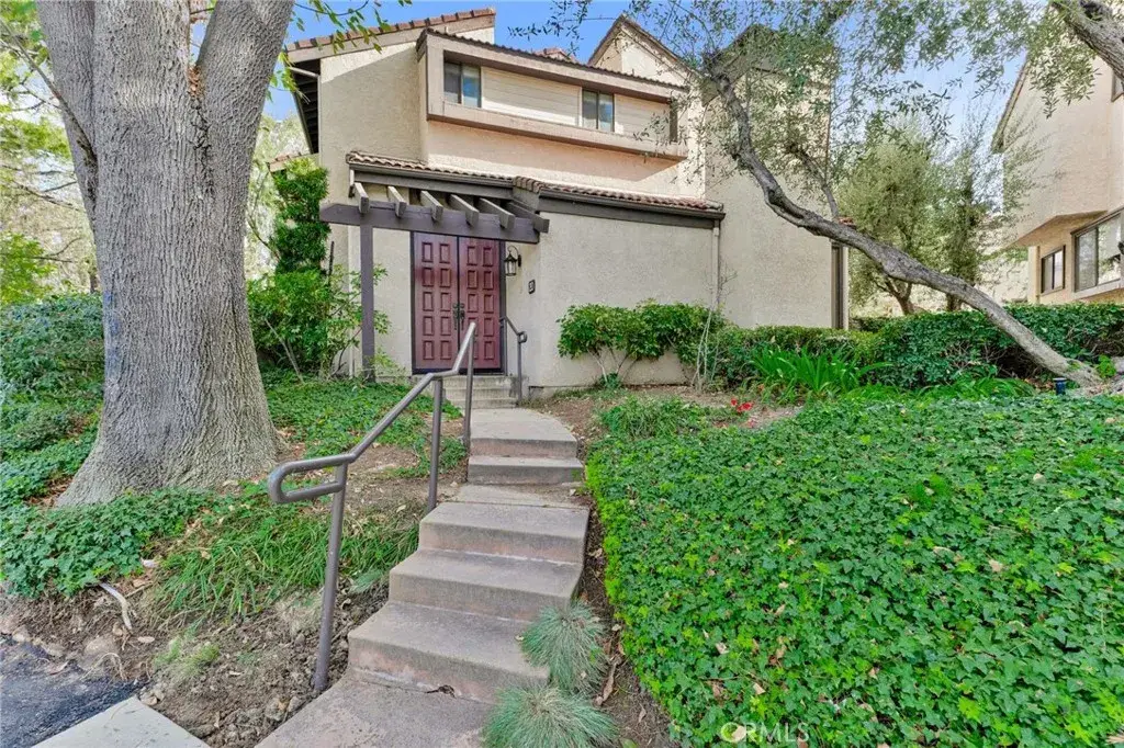 5757 Owensmouth Avenue #20, Woodland Hills, CA 91367 - #1