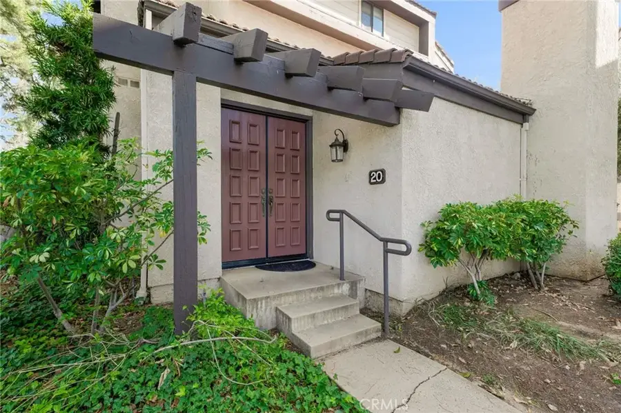 5757 Owensmouth Avenue #20, Woodland Hills, CA 91367 - #2