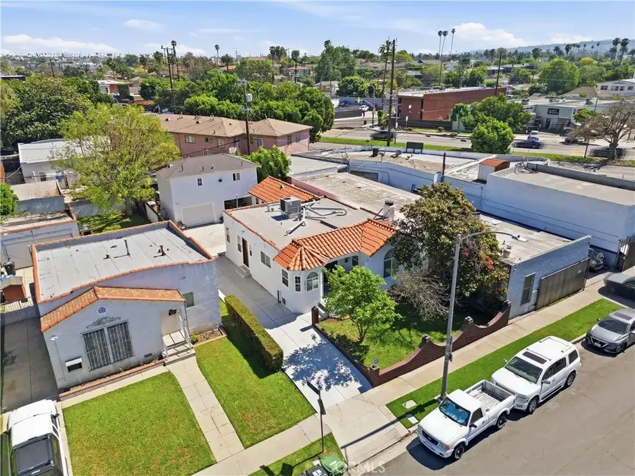 1572 S Ridgeley, Los Angeles, CA 90019 - #2