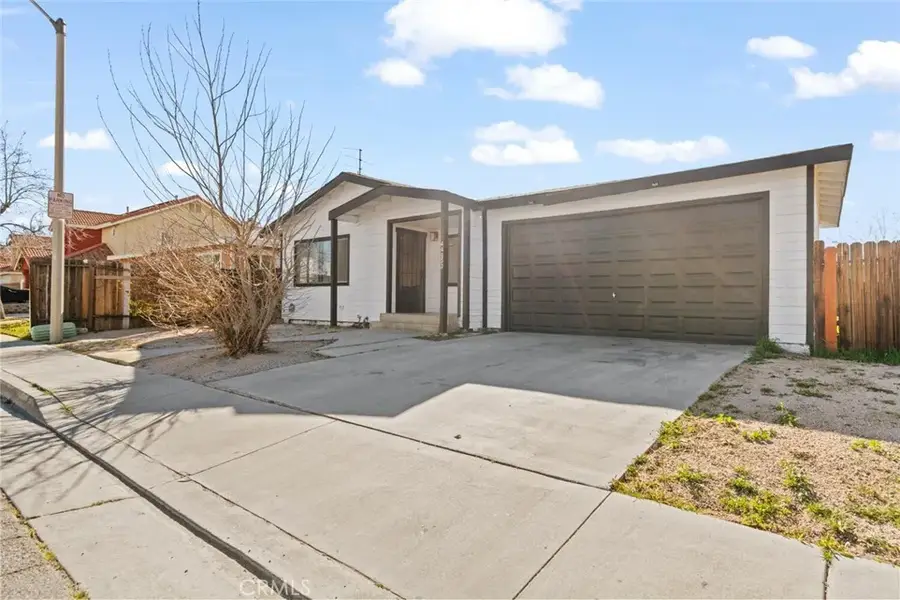 44053 Canyon Way, Lancaster, CA 93535 - #2