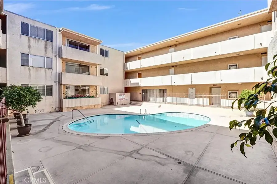 5429 Newcastle #215, Encino, CA 91316 - #3