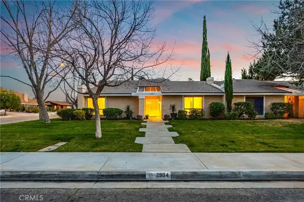 2904 W J4 Avenue, Lancaster, CA 93536