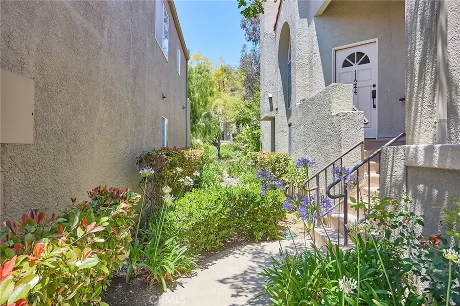 11244 Sierra Pass Place, Chatsworth, CA 91311 - #3