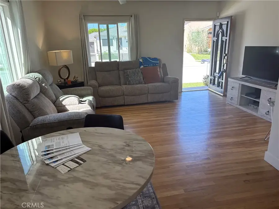 5746 Zelzah Ave, Encino, CA 91316 - #2