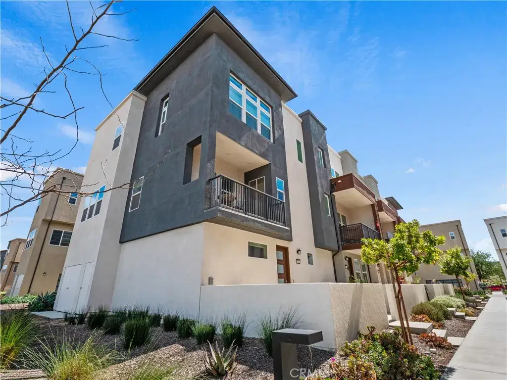 27013 Hummingbird Lane, Valencia, CA 91381 - #1