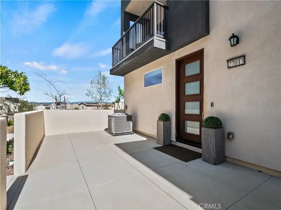 27013 Hummingbird Lane, Valencia, CA 91381 - #3