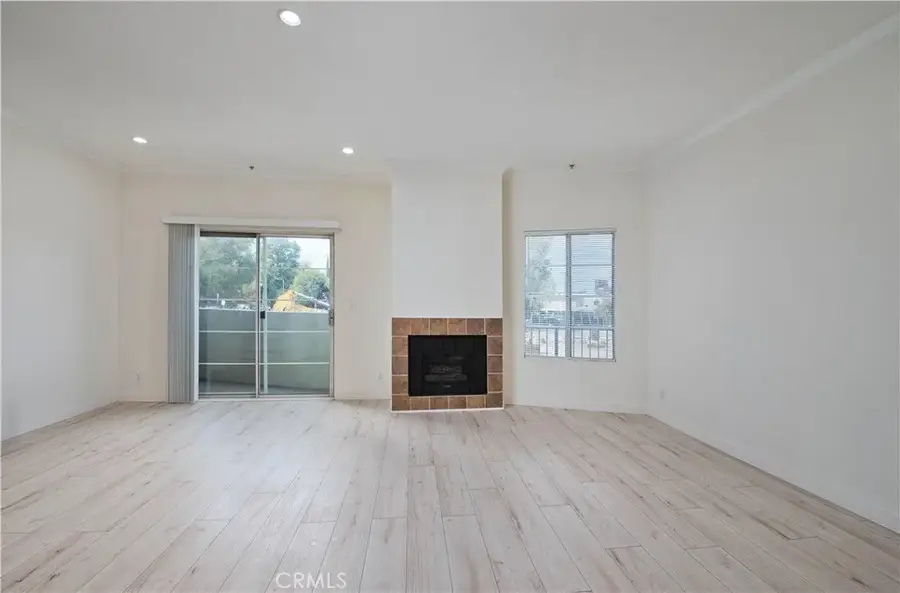 22809 Del Valle #8, Woodland Hills, CA 91364 - #3