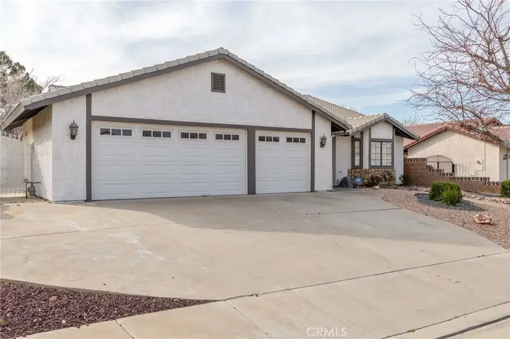 42307 61st St W, Lancaster, CA 93535 - #1