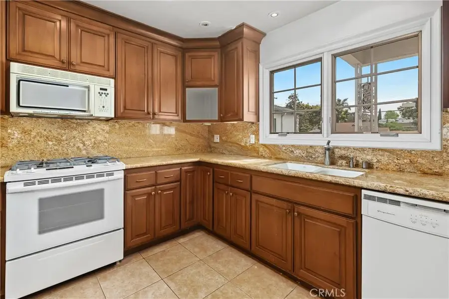 5339 Thornburn Street, Los Angeles, CA 90045 - #3
