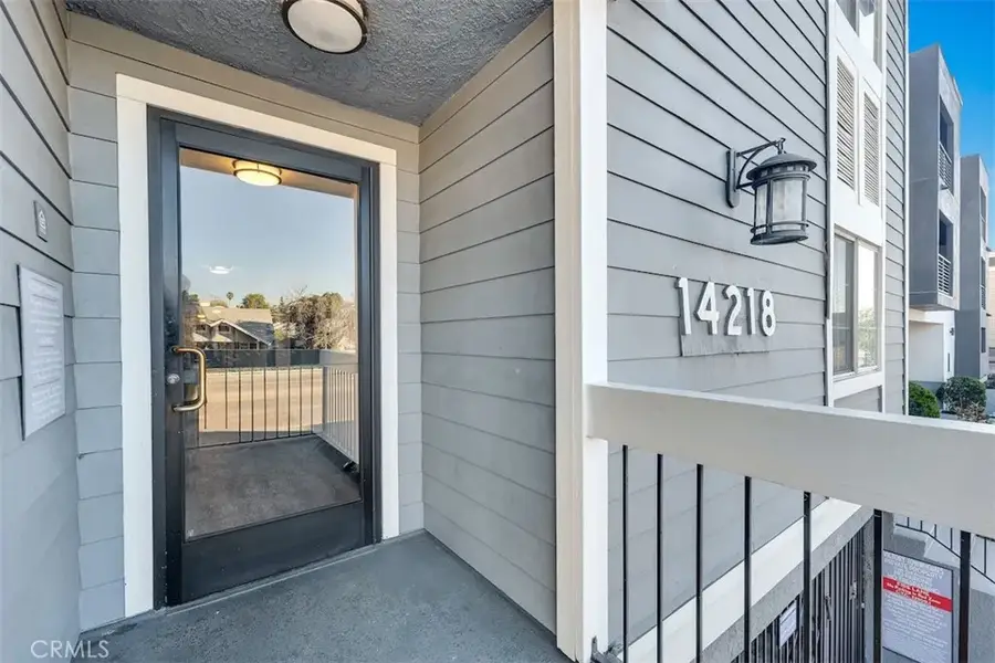 14218 Victory Boulevard, Van Nuys, CA 91401 - #3