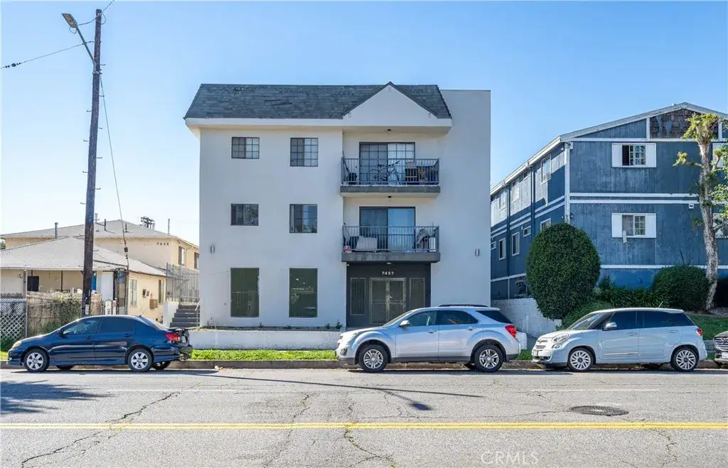 7437 Haskell Avenue, Van Nuys, CA 91406 - #1