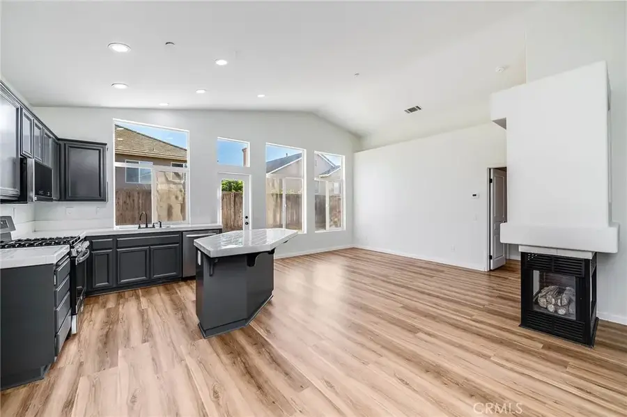 4888 Ellington, San Buenaventura Ventura, CA 93003 - #3