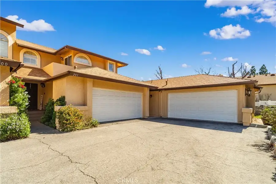 22914 Banyan Place #201, Saugus, CA 91390 - #2