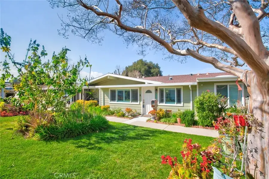 19204 Avenue Of The Oaks #B, Newhall, CA 91321 - #3