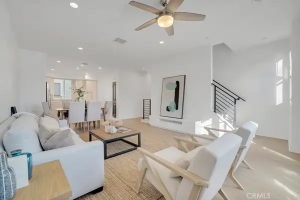 10832 W Riverton Court, Toluca Lake, CA 91602