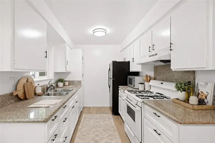 11138 Aqua Vista #55, North Hollywood, CA 91602 - #3