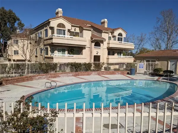 19830 Sandpiper Pl, Newhall, CA 91321