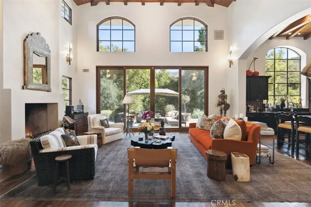 2040 Mckain Street, Calabasas, CA 91302 - #1