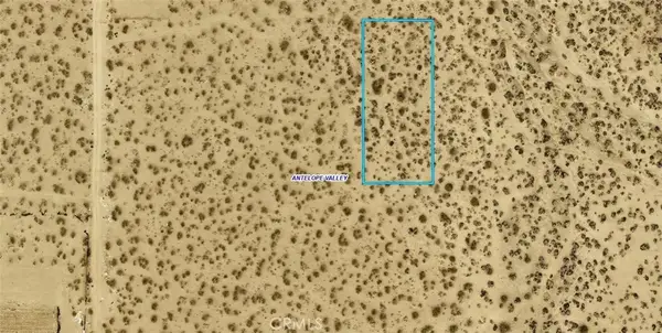 0 R12, Sun Village, CA 93543