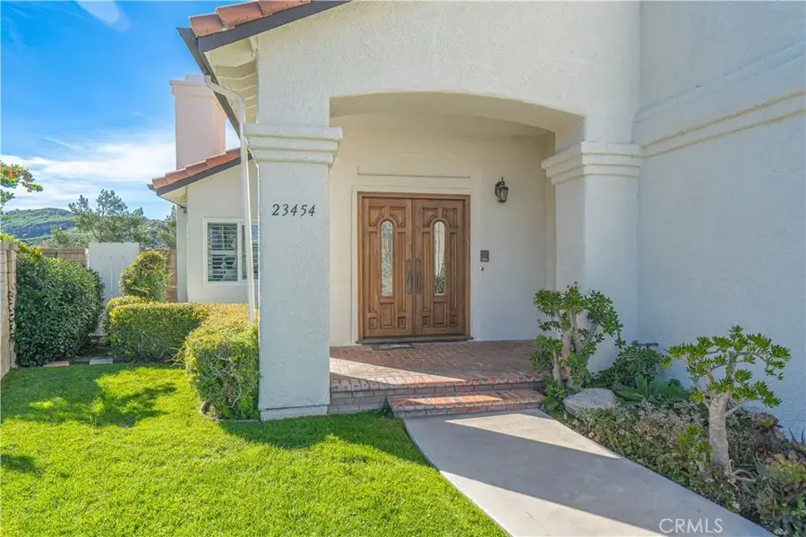 23454 Cloverdale Court, Newhall, CA 91321 - #3