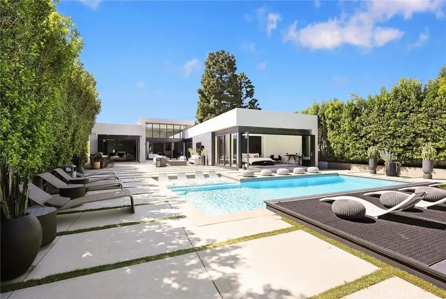 7139 Macapa, Los Angeles, CA 90068 - #2