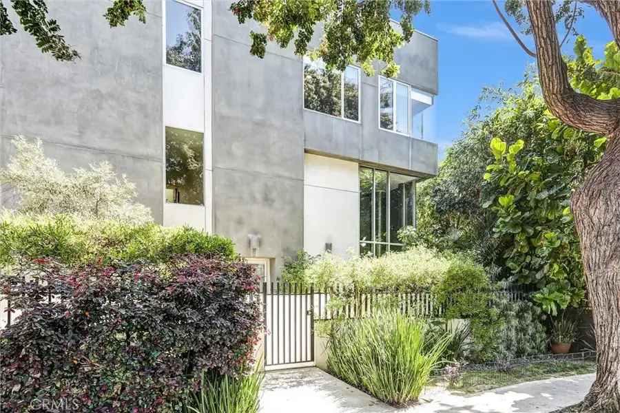 1120 N El Centro #5, Los Angeles, CA 90038 - #2