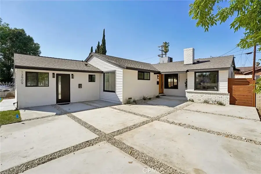 13907 Wyandotte Street, Van Nuys, CA 91405 - #3