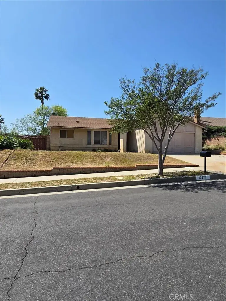 13877 Shablow Avenue, Sylmar, CA 91342 - #1