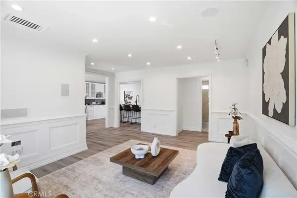 17721 Burbank, Encino, CA 91316