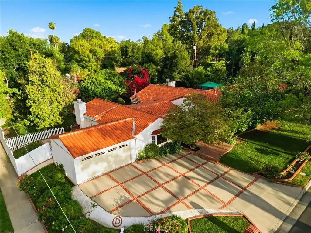 5220 Collier Place, Woodland Hills, CA 91364 - #1