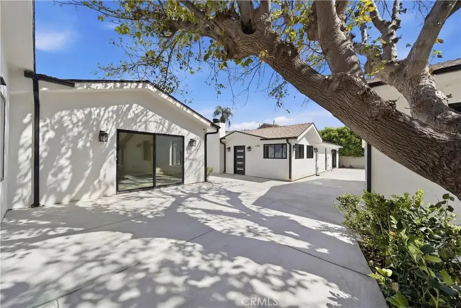 8542 De Celis Pl, North Hills, CA 91343 - #2