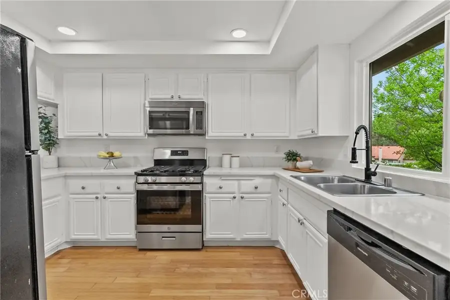 20038 Avenue Of The Oaks, Newhall, CA 91321 - #3