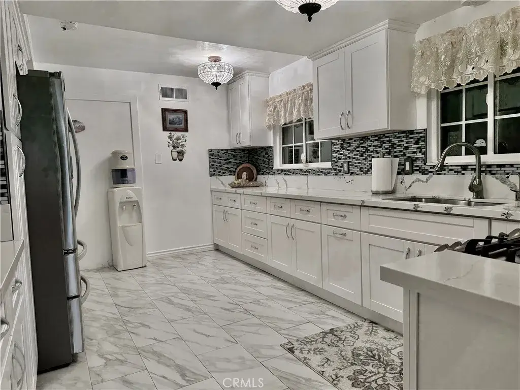 11701 Balboa, Granada Hills, CA 91344 - #1