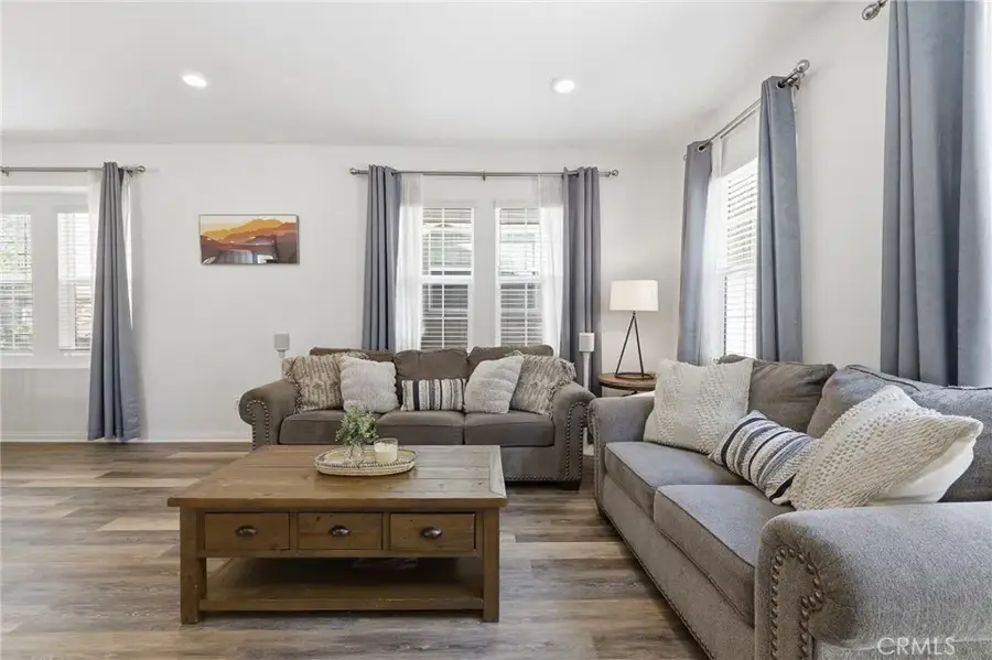 27471 Poppy Court, Saugus, CA 91350 - #3