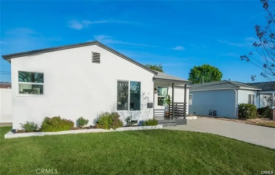 1484 N Clybourn Avenue, Burbank, CA 91505 - #2