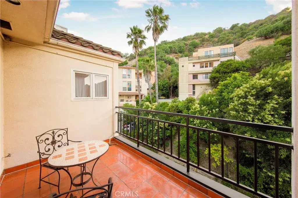 3546 Dixie Canyon, Sherman Oaks, CA 91423 - #1