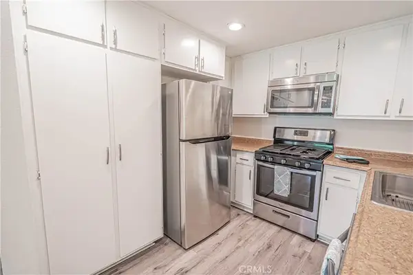 1342 E Hillcrest #17, Thousand Oaks, CA 91362