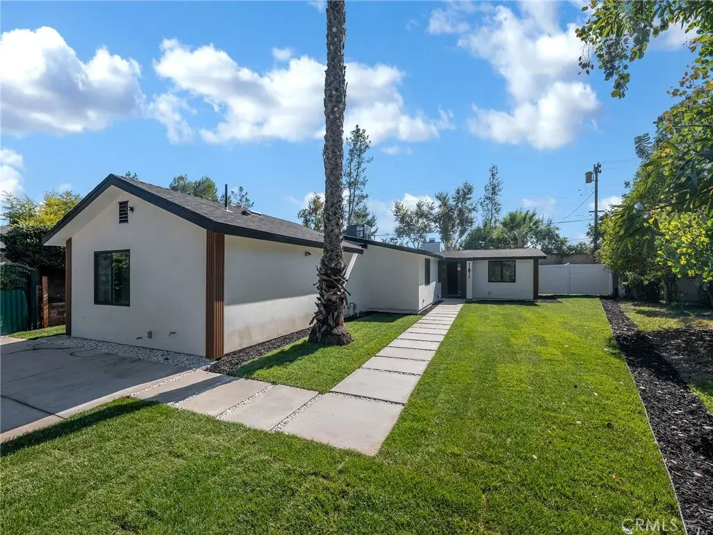 20528 Hamlin Street, Winnetka, CA 91306 - #1