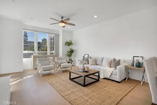 10832 W Riverton Court, Toluca Lake, CA 91602