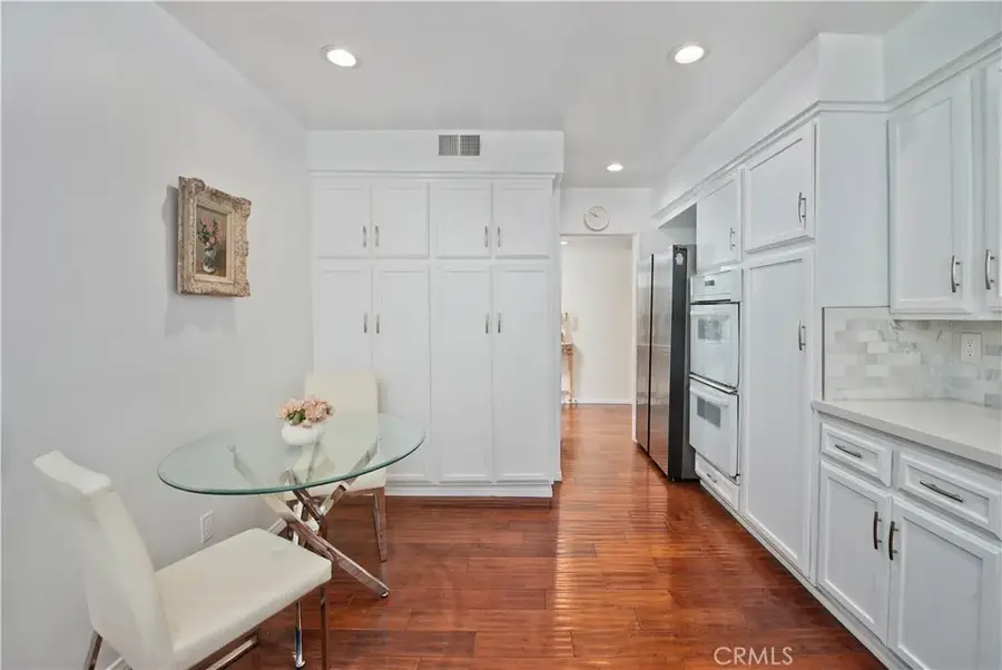 14521 Benefit #207, Sherman Oaks, CA 91403 - #3