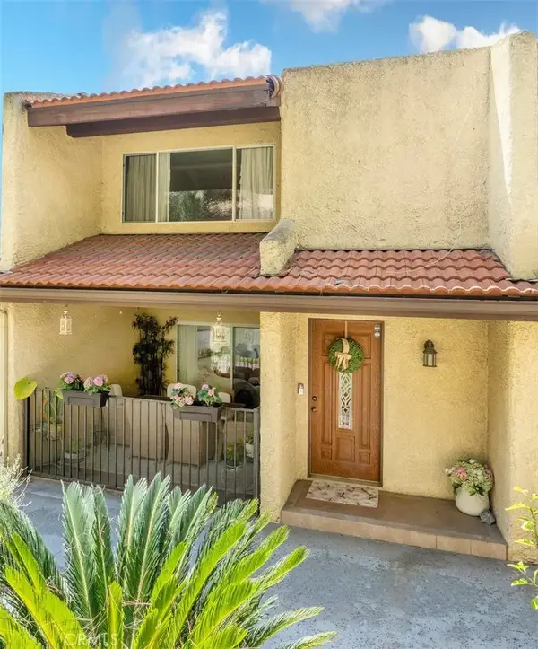 9735 Via Roma, Burbank, CA 91504