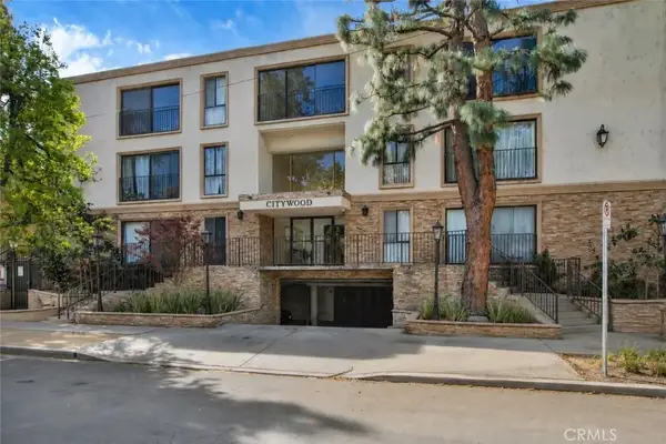 15344 Weddington Street #102, Sherman Oaks, CA 91411