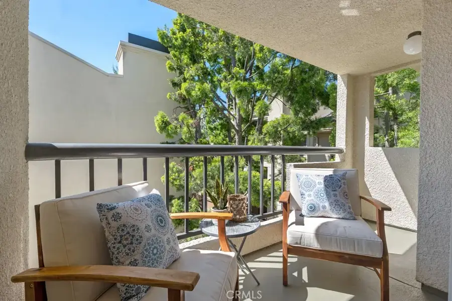 21500 Burbank #316, Woodland Hills, CA 91367 - #3