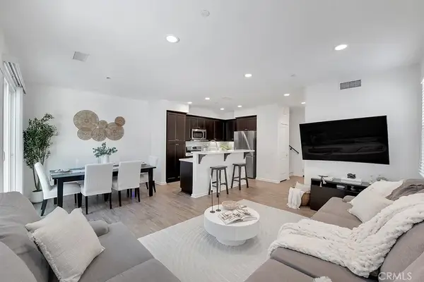 14902 W Navarre, Sylmar, CA 91342