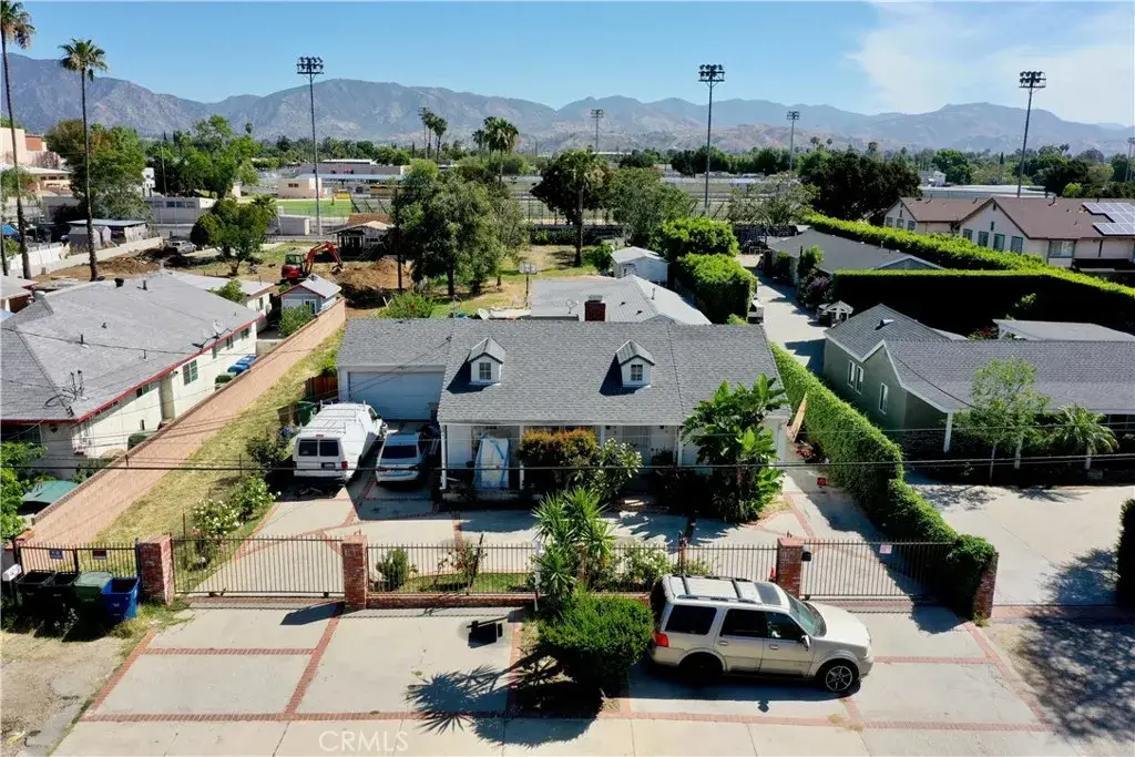 10918 Laurel Canyon, San Fernando, CA 91340 - #1