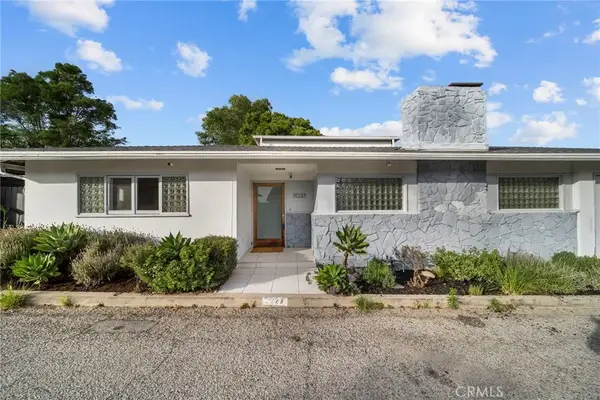 7027 Macapa, Los Angeles, CA 90068