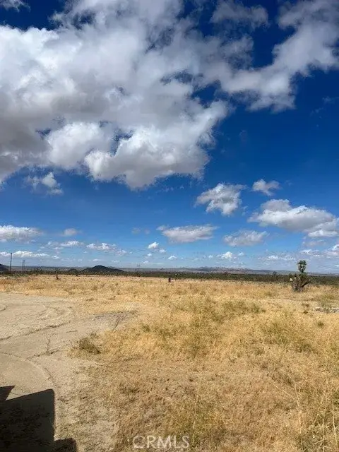 235 235th, Black Butte, CA 93591