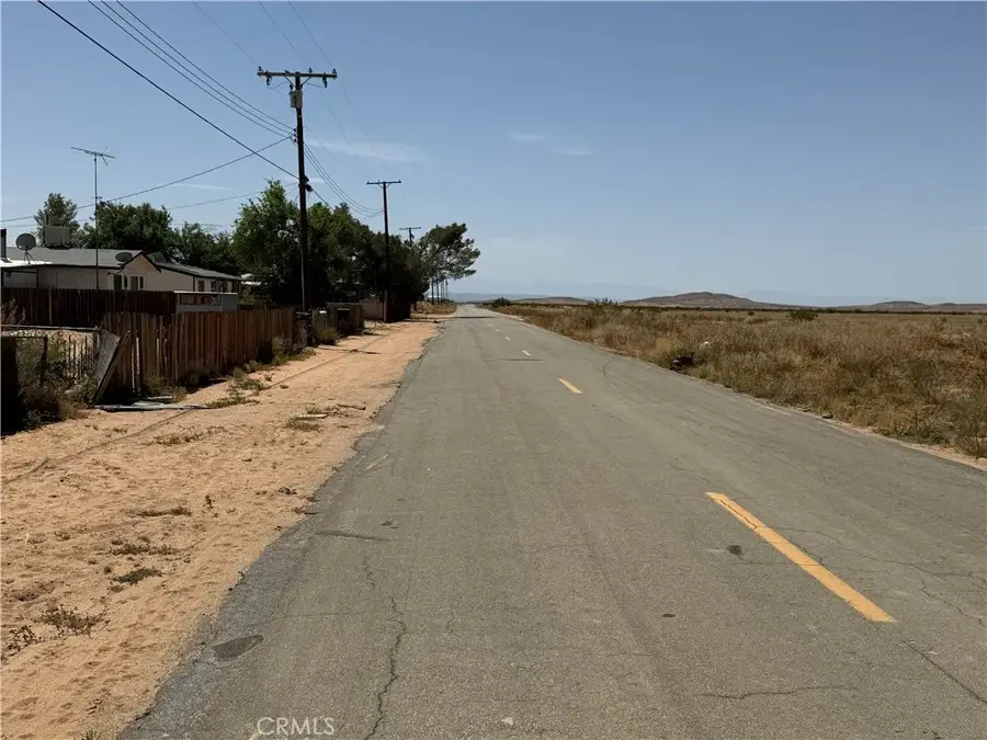 18296 Claymine, Edwards, CA 93523 - #2