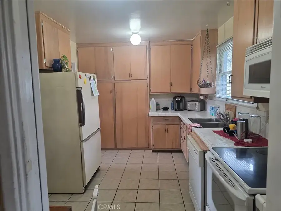 19132 Friar, Tarzana, CA 91335 - #2