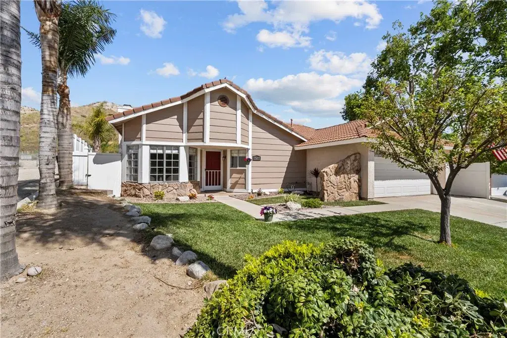15219 Poppy Meadow, Canyon Country, CA 91387 - #1